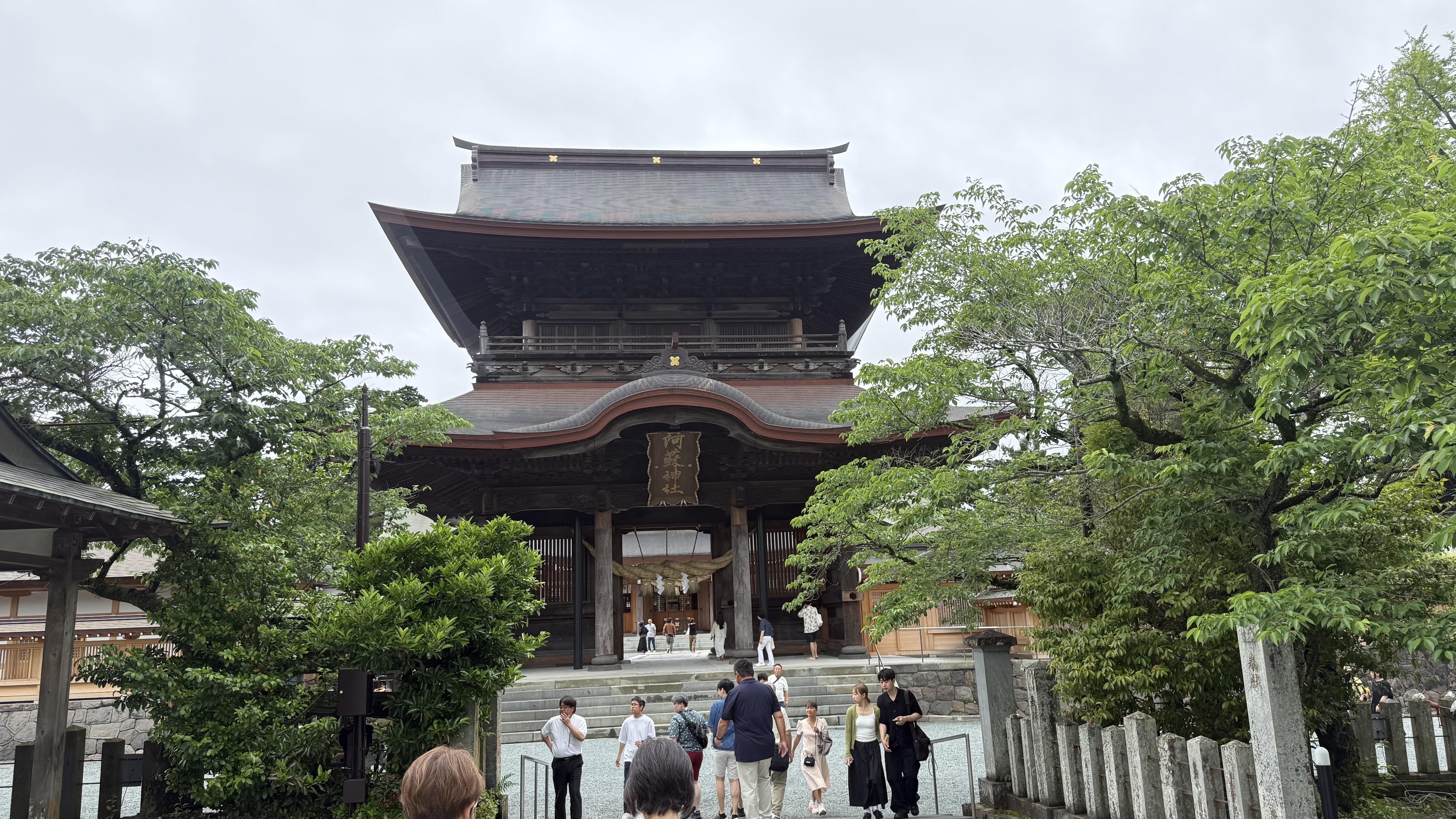 阿蘇神社の楼門