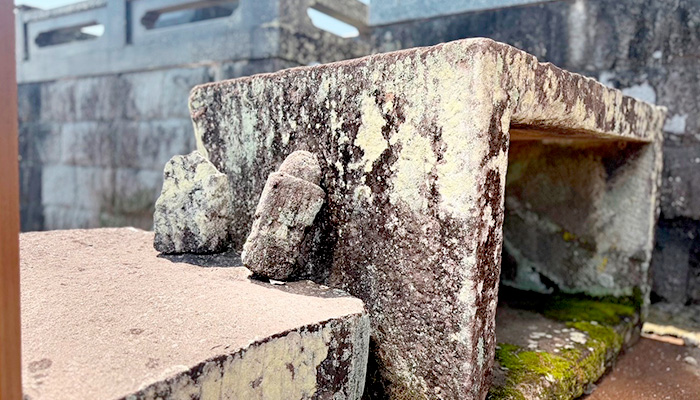 代官モクどんの石棺